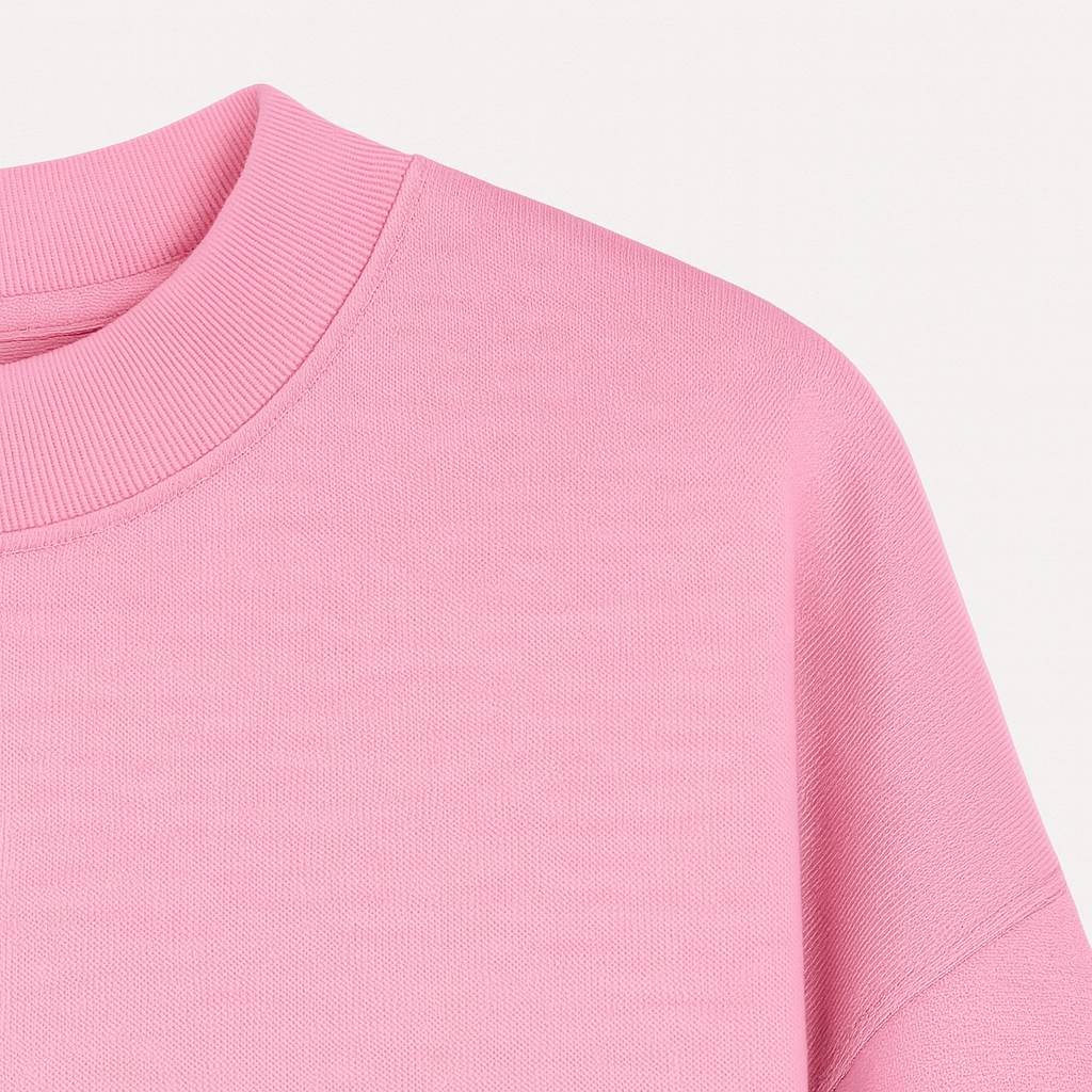 Oversized crewneck sweatshirt with ribbed cuffs and hem, styled for casual