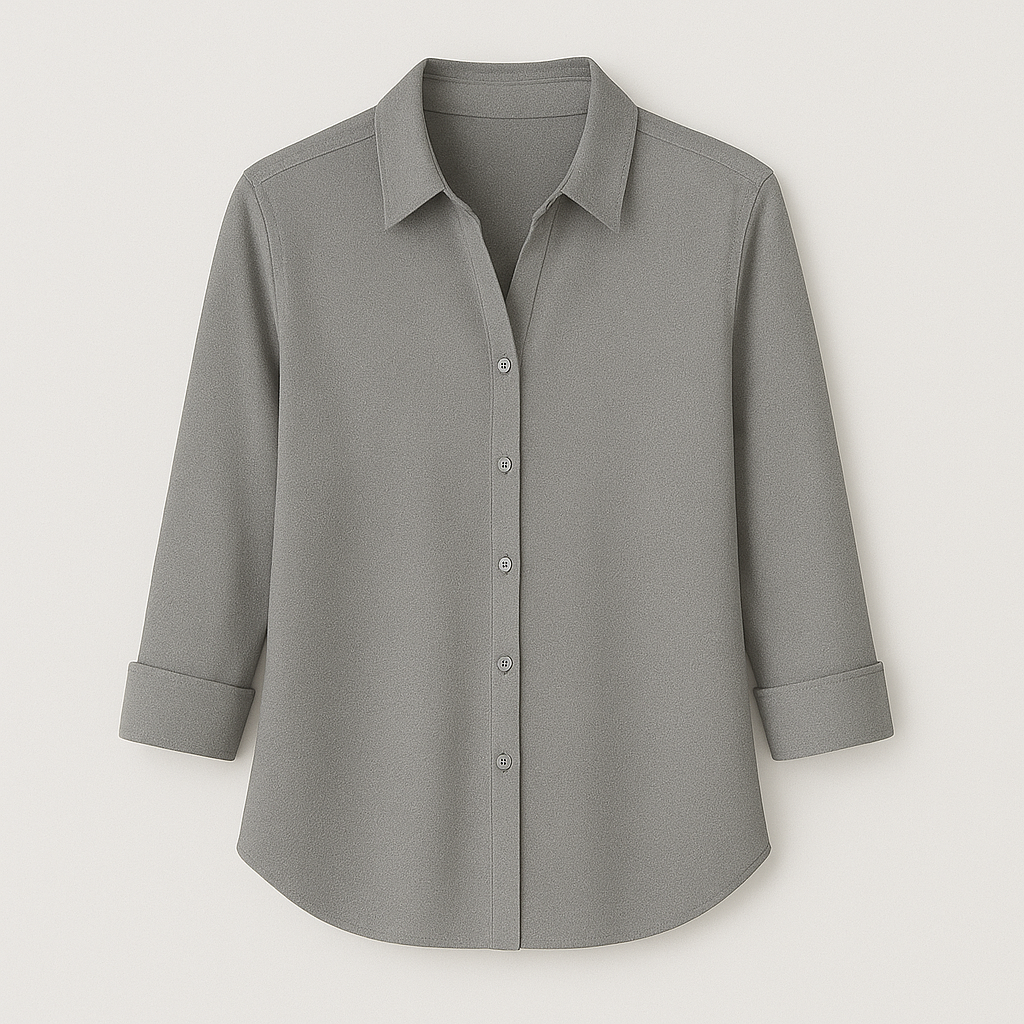 Button-up blouse with collar and 3/4 sleeves.